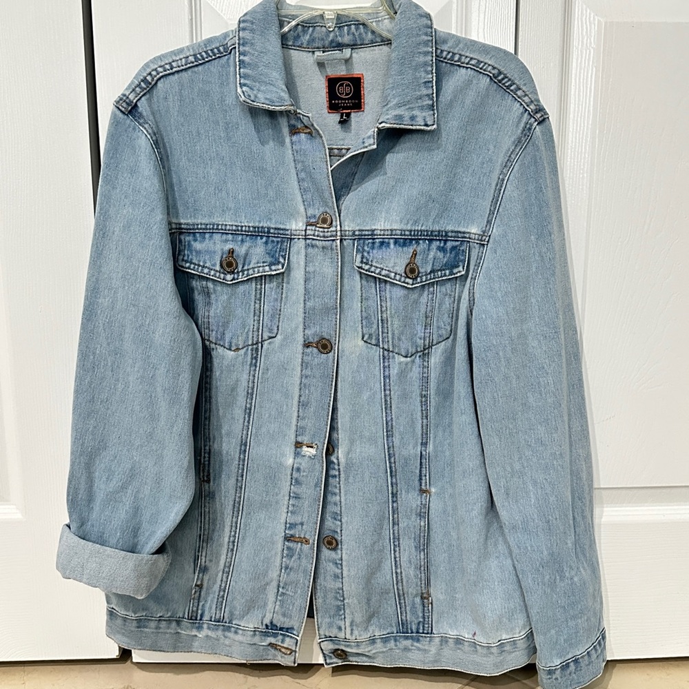 BRAND: Vintage BoomBoom Jeans
Size: L 
Style: Denim Jacket Oversized